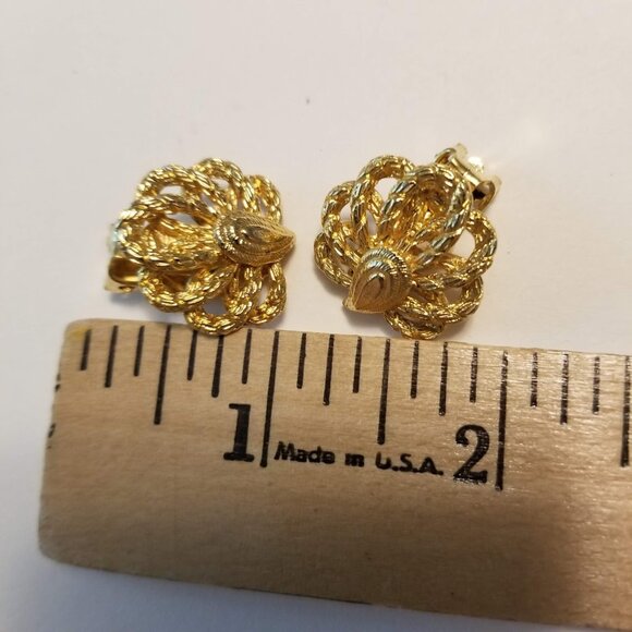 Vintage Gold Tone Rope Ribbon Clip On Earrings Retro Runway - Picture 8 of 8